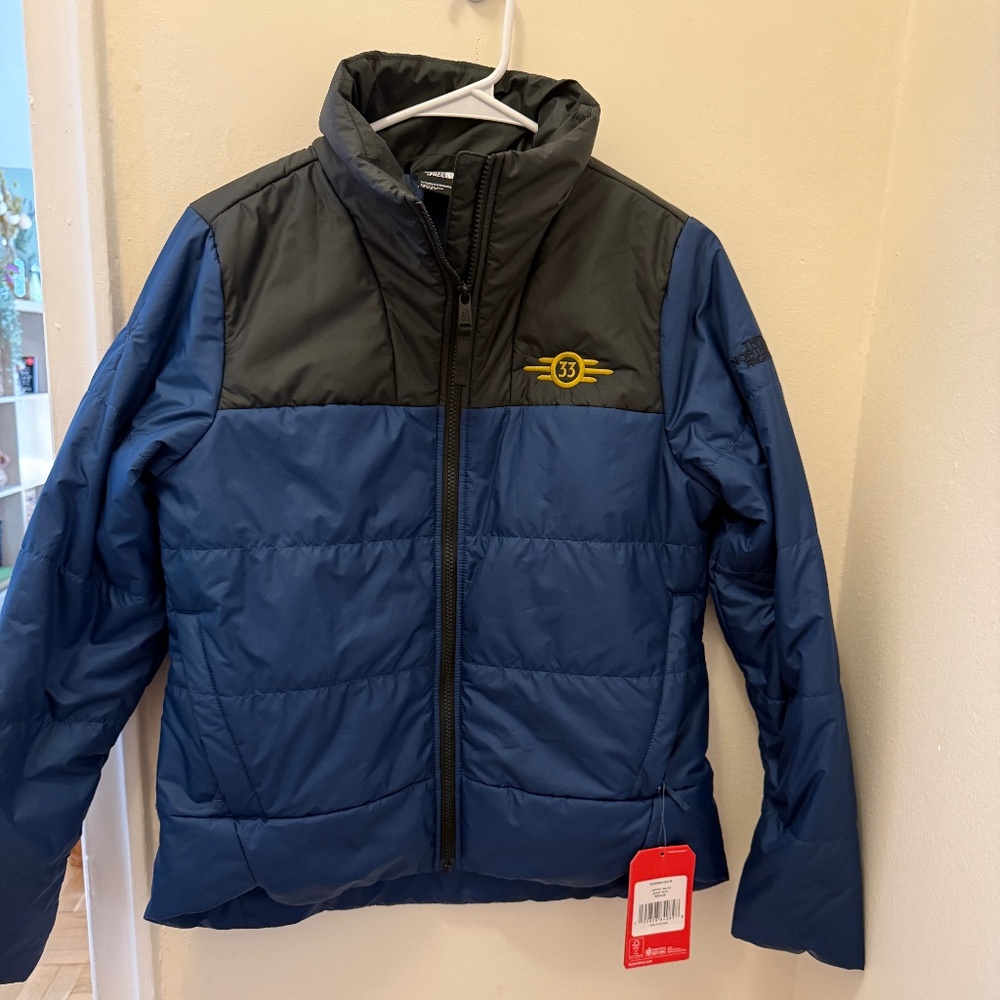 FALLOUT TV SHOW CREW GIFT - blue and black North Face jacket